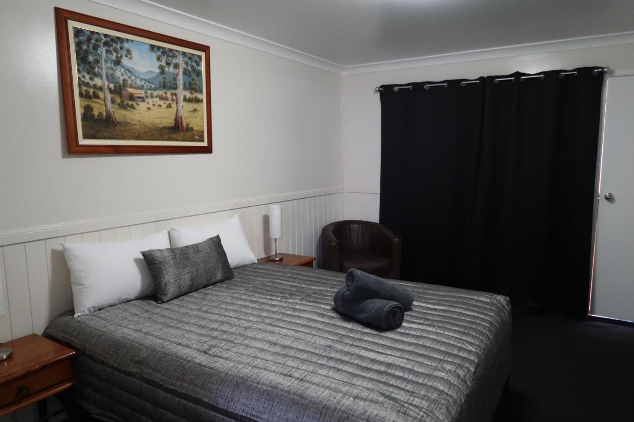 Charleville Waltzing Matilda Motor Inn Exterior photo