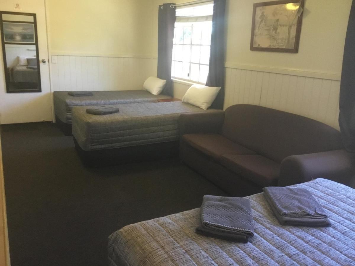 Charleville Waltzing Matilda Motor Inn Exterior photo