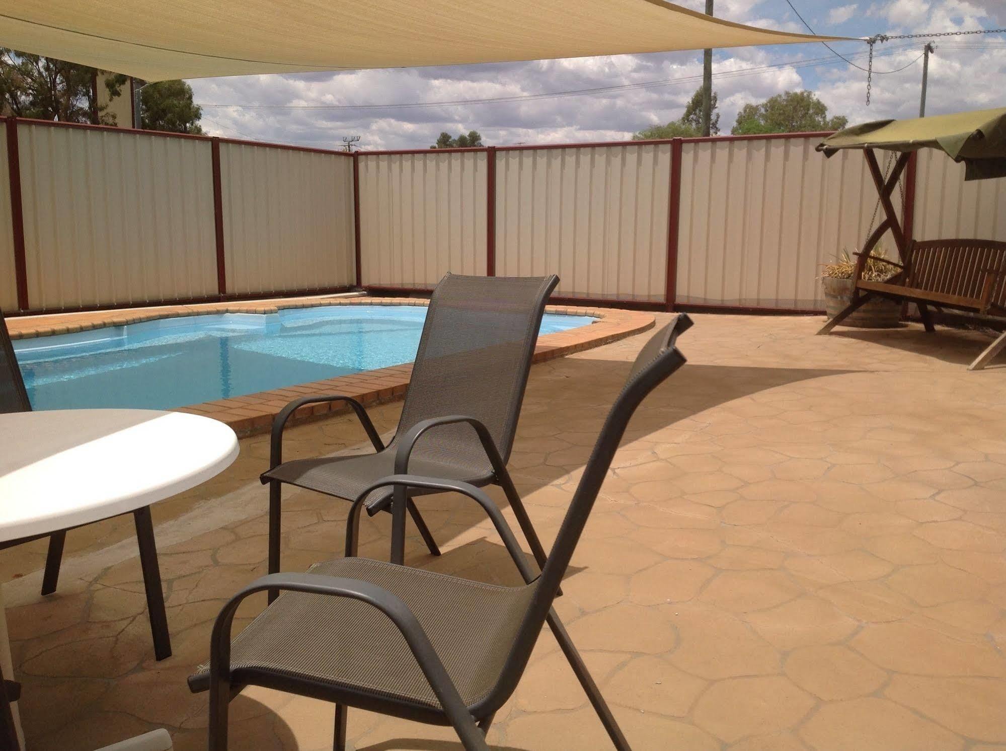 Charleville Waltzing Matilda Motor Inn Exterior photo